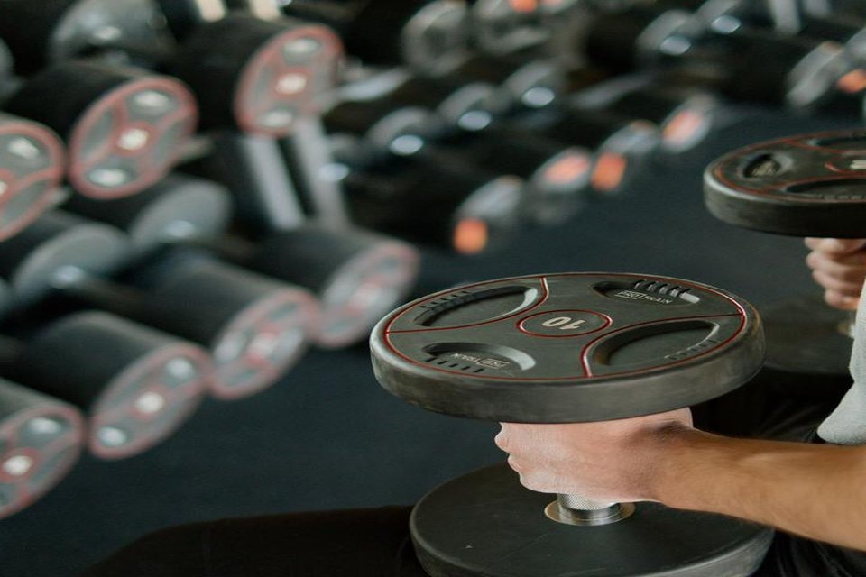 Power rack in a home gym — REP PR-4000 style setup
